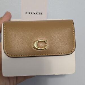 Coach Essential Leather Card Holder